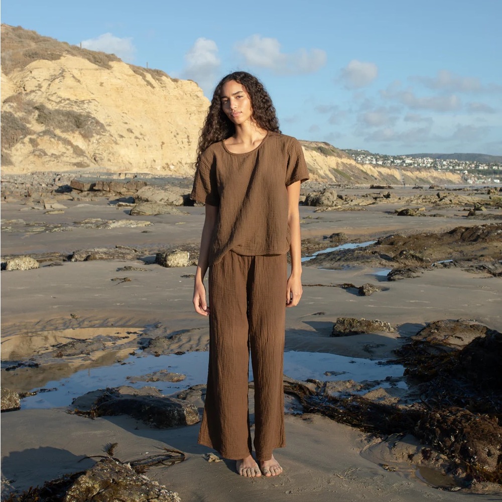 Honest Cotton - crinkle cotton pants in chocolate